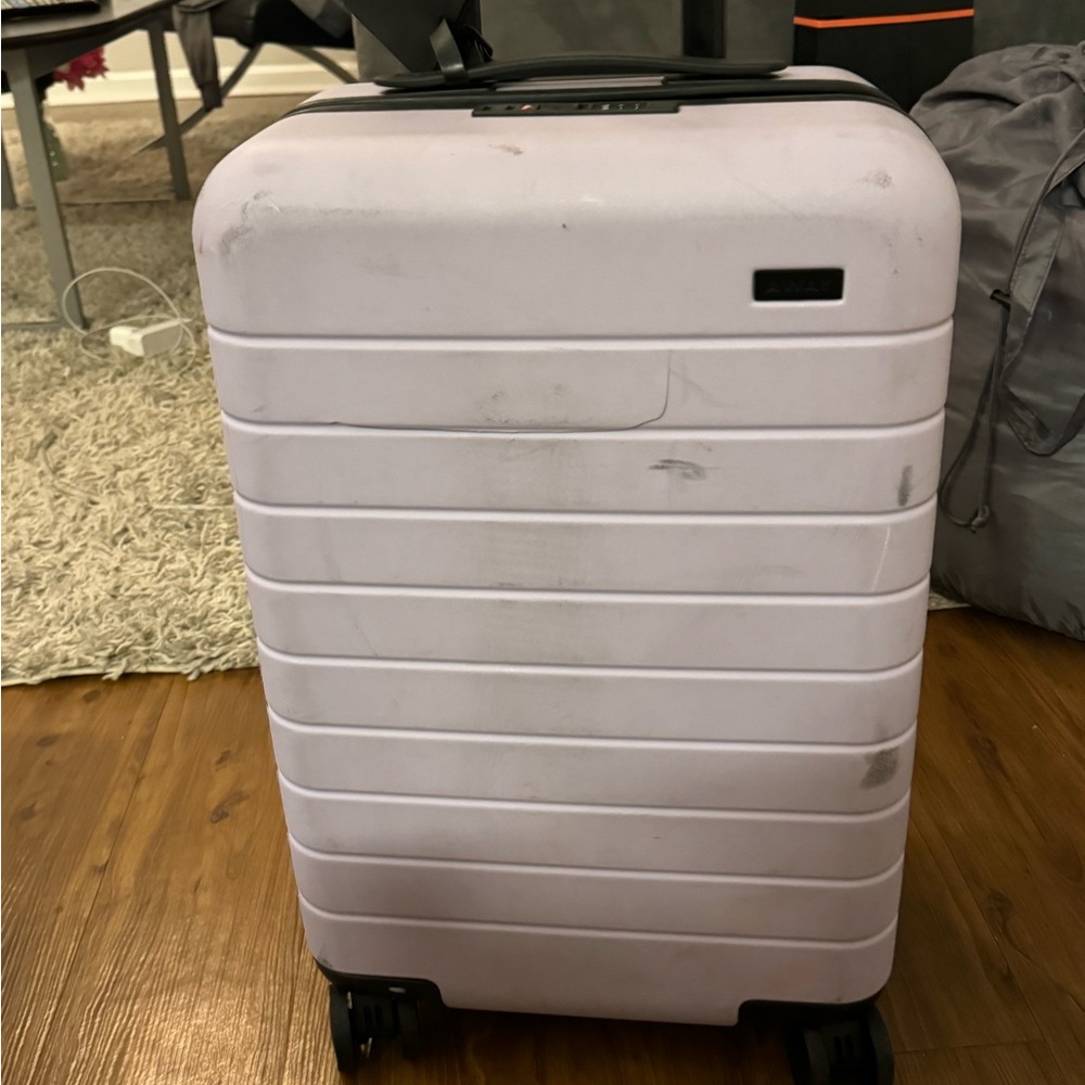 Away - Carry On Luggage in Lavender *with crack